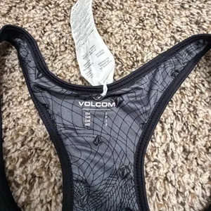 Volcom Simply Solid Tankini Top Black Racerback Swim Shirt Womens Small NWT thumbnail 3