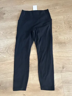 Crz yoga Butterluxe Pocket Legging 21” Black Capri, Size Medium, NWT thumbnail 4