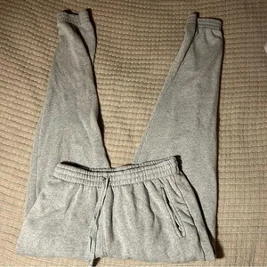 Brandy Melville grey  sweatpants thumbnail 1