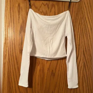 SER.O.YA Ellis Top - NWT - Size S - White Off Shoulder Crop Top thumbnail 4