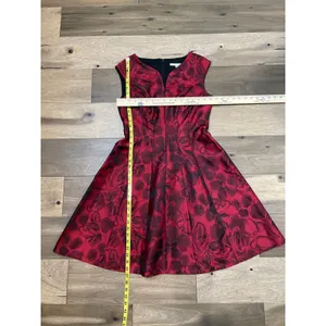 Studio One NY Dress Size 6 Red Matted Satin Black Floral Sleeveless Fit & Flare thumbnail 5