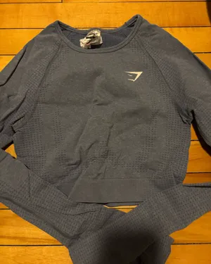 Gymshark Long Sleeve Crop Top thumbnail 1