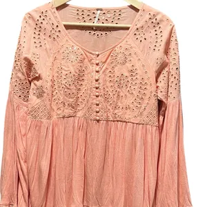 Free People Sea Of Love‎ Eyelet Blouse Size Small Sun Blush thumbnail 4