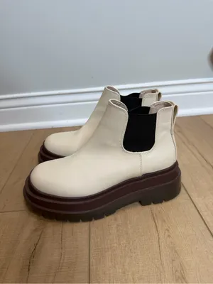 Urban Outfitters UO Dana Short Chelsea Boots Cream Brown Platform Women 8 EU39 thumbnail 3