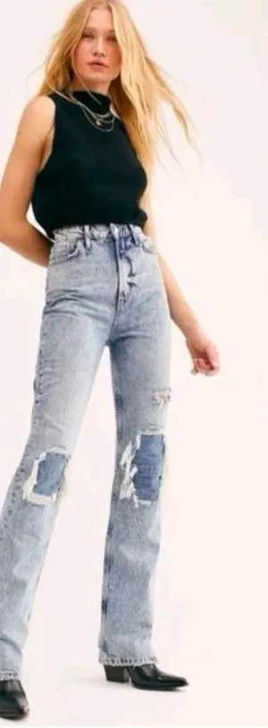 We The Free My Own Lane High Rise Distressed Aid Wash Straight Leg Jeans 31 thumbnail 1
