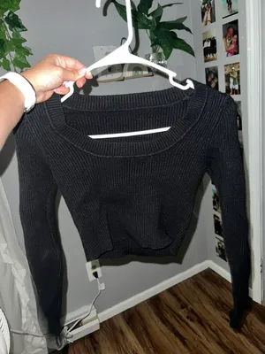 Black Cropped Long Sleeve thumbnail 1