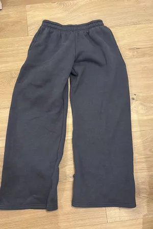 Edikted Bow Sweatpants thumbnail 1