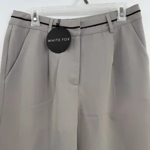 White Fox Its A Given Pants M NWT Gray Mid Rise Wide Leg Pleated Trousers thumbnail 2