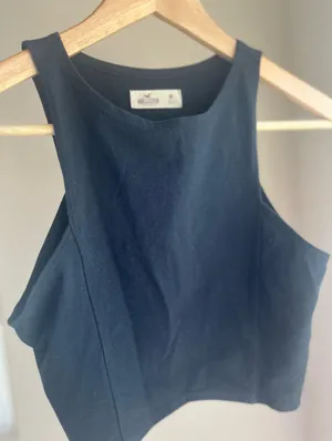 Crop Top Hollister thumbnail 1