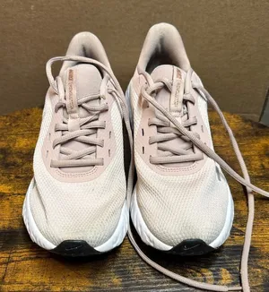 Nike Revolution 5‎ Barely Rose Running Sneakers BQ3207-600 Women's Size US 8 thumbnail 1
