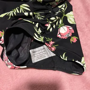 Crane swim suit Size M thumbnail 5
