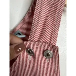 Marsh Landing Red White Pinstripe Overall Shortalls Romper w/ Pockets‎ Large thumbnail 9