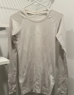 Lululemon white swiftly thumbnail 1