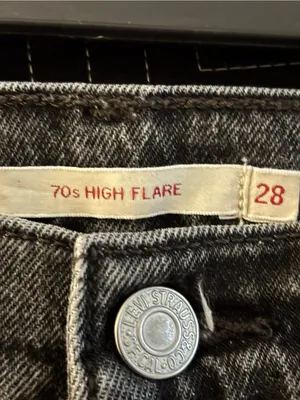 Levi’s 70’s High Flare Jeans Size 28 thumbnail 3