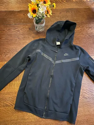 Small/Tall Nike tech  thumbnail 1