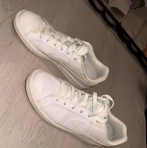 Nike Sneakers thumbnail 1