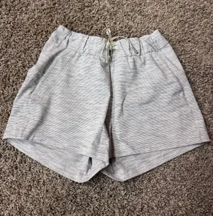 Lululemon Shorts thumbnail 1