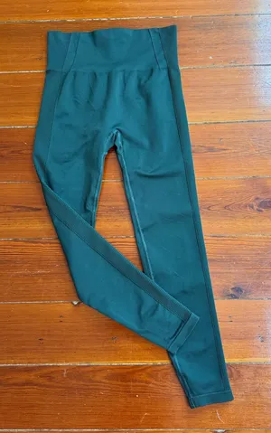 Abercrombie & Fitch YPB Seamless Core Hunter Green Leggings Sz Small 💚🍄 thumbnail 1
