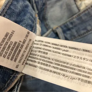 Hollister Distressed Raw Hem Straight Mom Jeans Light Wash‎ 7 Regular thumbnail 7