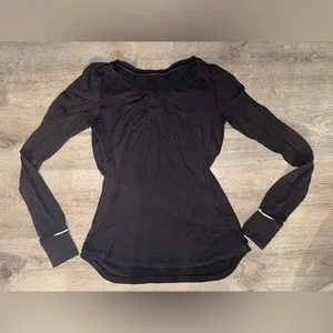 Lululemon Athletica Run Sheer Long Sleeve - 6 women’s thumbnail 3