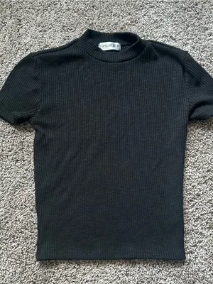 Popular 21 Women's Black Ribbed Short Sleeve Tee thumbnail 1