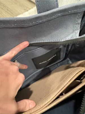 Marc Jacob’s The Tote Bag thumbnail 5