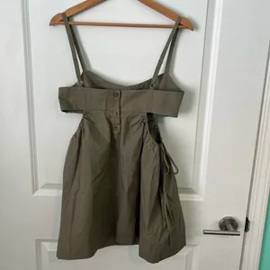 L'ACADEMIE‎ Edita Dress in Olive size Small thumbnail 6