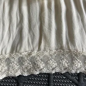 Forever 21 Women’s White Lace Halter Top with Lace Trim, size M thumbnail 3