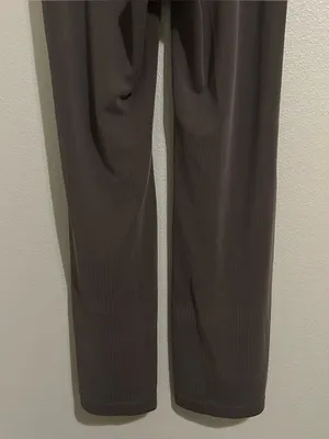 Lululemon Espresso Brown Ribbed Softstreme Athletic Flare Pants Women’s Size 14 thumbnail 8