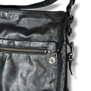 The Sak Iris Leather Hobo Bag‎ Soft Black Leather Charm Happy And Free Crossbody thumbnail 2