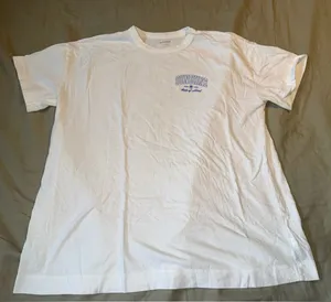 Old Navy White T-Shirt with Light Blue Graphic thumbnail 1