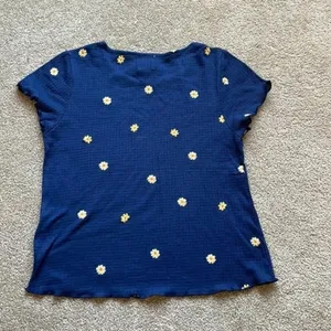 Blue Rain Embroidered Sunflower‎ Baby Tee Navy Blue Size: Small thumbnail 5