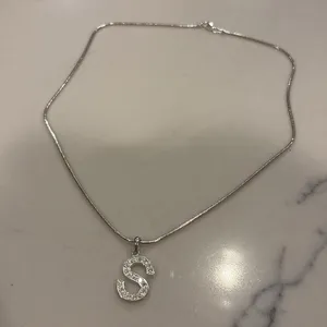 Sterling silver NWT 18” chain with rhinestone initial S thumbnail 1
