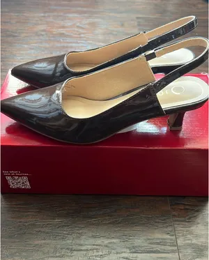 Journee Collection Brown Kitten Heel thumbnail 4