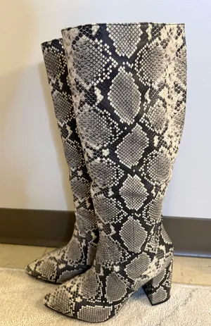 Snake print boots Gray Size 8 thumbnail 1