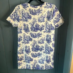 New Missguided White Dress with Blue Toile Print | Size Medium thumbnail 4