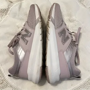 New Balance 009 Sneakers Women’s Size 7 Lace Up Blush Rose thumbnail 9
