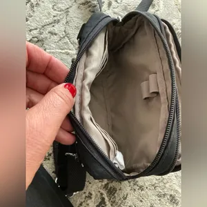 Baggallini Practical Bagallini crossbody 🖤🖤🖤 thumbnail 5