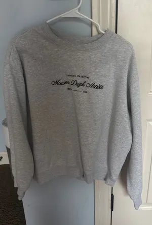 H&M Crewneck thumbnail 1