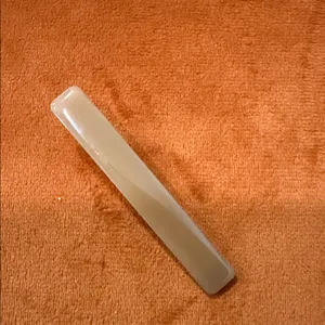 Set of Stylish Hair Clips in Neutral Tones thumbnail 4