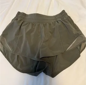 Lululemon Shorts Hotty 2.5" thumbnail 1