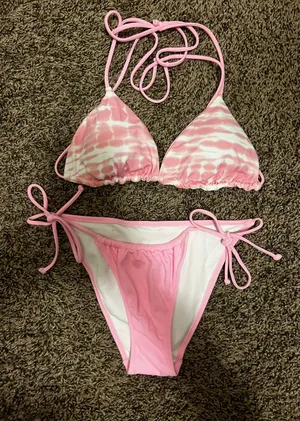 Victoria's Secret Bikini Swimsuit thumbnail 1