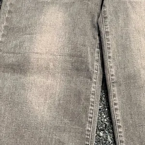 Women’s Size 8 Wide Leg Jeans thumbnail 2