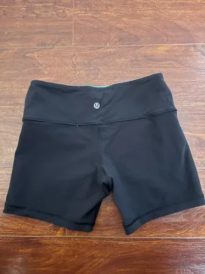 Lululemon Boogie Black Reversible Shorts thumbnail 4