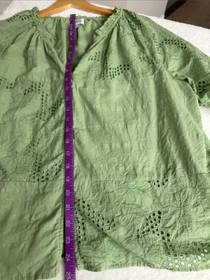 Wonderly Eyelet Button-Front Blouse thumbnail 9