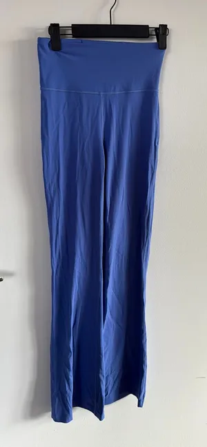 Lululemon Align Flare thumbnail 1