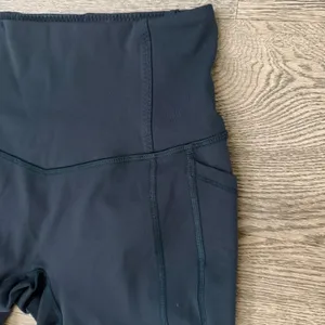 Lululemon All The Right Places Crop II 23" Leggings 4 Midnight Navy Luxtreme thumbnail 5