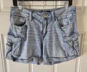 Maurices Edgely relaxed Boyfriend Denim Cargo Shorts distressed Size 8 Grunge thumbnail 1