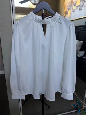 Allegra K White Gathered Keyhole Neck Blouse thumbnail 1