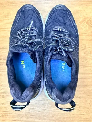 Hoka One One Clifton 4 Black 8.5 Wide Running Shoes Sneakers Women’s thumbnail 3